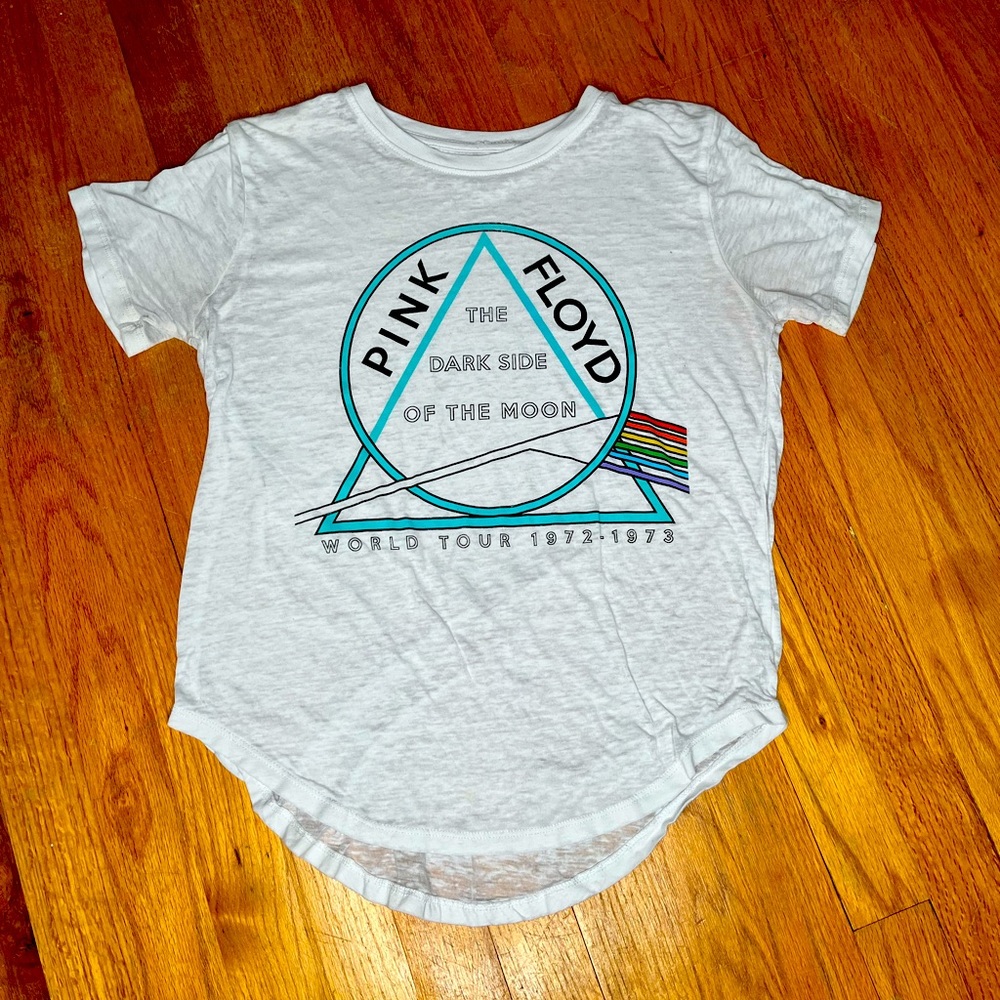 Pink Floyd tee size medium⠀⠀
⠀⠀
Lightly used